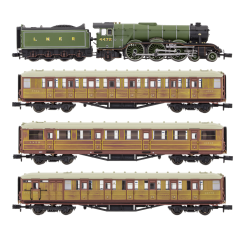 Dapol N Scale, 2S-011-010 A3 4472 'Flying Scotsman' LNER Green Train Pack small image