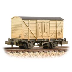 Graham Farish N Scale, 373-725D BR 10T Insulated Van B872177, BR White Livery, Weathered small image