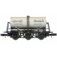 Dapol N Scale, 2F-031-023 Private Owner 6 Wheel Milk Tanker 4430, 'United Dairies', White with Green Text Livery small image