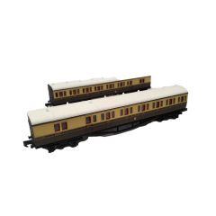 Dapol N Scale, 2P-003-012 GWR Dia. E140 B Set 6445 & 6446, GWR Chocolate & Cream (Crest) Livery Twin Coach Pack small image