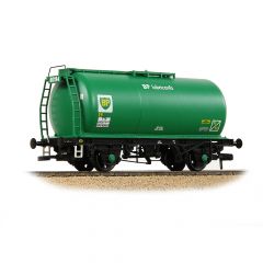 Bachmann Branchline OO Scale, 37-590 Private Owner (Ex BR) 45T TTF Tank Wagon BPO60194, 'BP Lubricants', Green Livery small image