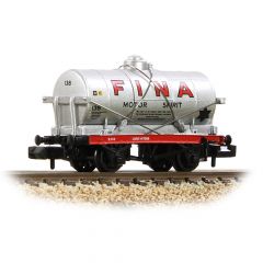 Graham Farish N Scale, 373-658 Private Owner 14T Tank Wagon 138, 'Fina', Silver Livery small image