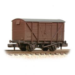 Graham Farish N Scale, 373-701C BR 12T Ventilated Van, Planked Doors B760681, BR Bauxite (Early) Livery, Weathered small image