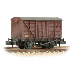Graham Farish N Scale, 373-703B BR 12T Ventilated Van, Planked Doors B759177, BR Bauxite (Late) Livery, Weathered small image