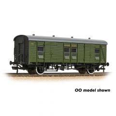 Graham Farish N Scale, 374-418 SR PLV Passenger Luggage Van, SR Maunsell Olive Green Livery small image