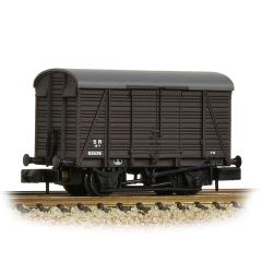 Graham Farish N Scale, 377-430 SR 12T Ventilated Van Planked 2+2 65636, SR Brown (Post 1936) Livery small image
