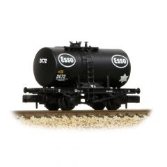 Graham Farish N Scale, 378-005 Private Owner 20T Class B Anchor Mounted Tank Wagon 2672, 'Esso', Black Livery small image