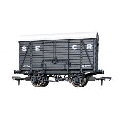 Rapido Trains UK OO Scale, 927011 SECR 10T Ventilated Van, Diag. 1426 15750, SECR Grey Livery small image
