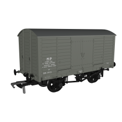 Rapido Trains UK OO Scale, 979016 BR (Ex LBSC) 8T Van, LBSC Diag. 8 DS1913, BR Grey Livery small image