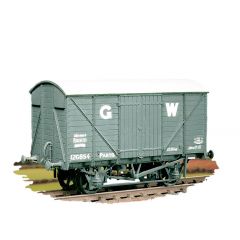 Parkside Models by Peco OO Scale, PC565 GWR 12T Ventilated Van small image